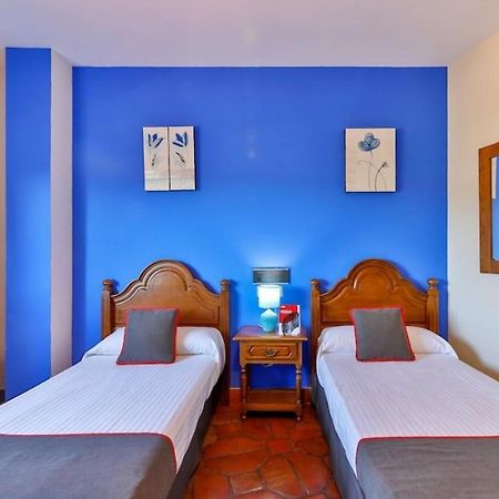 Hostal Alfonso XI Guadalupe  Bagian luar foto