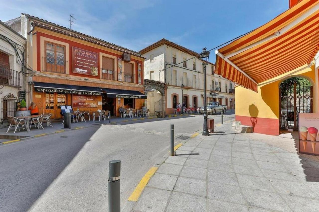 Hostal Alfonso XI Guadalupe  Bagian luar foto