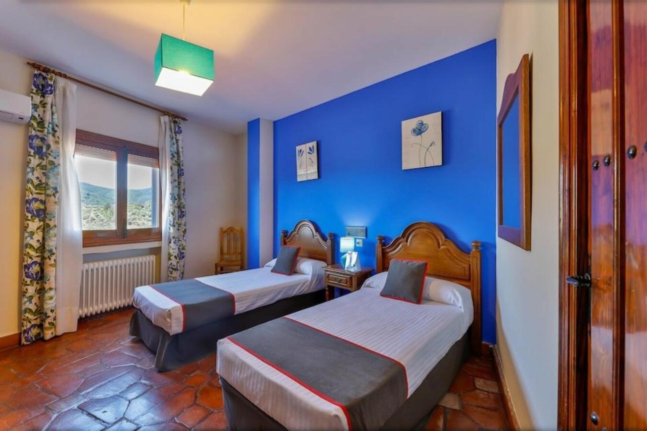 Hostal Alfonso XI Guadalupe  Bagian luar foto