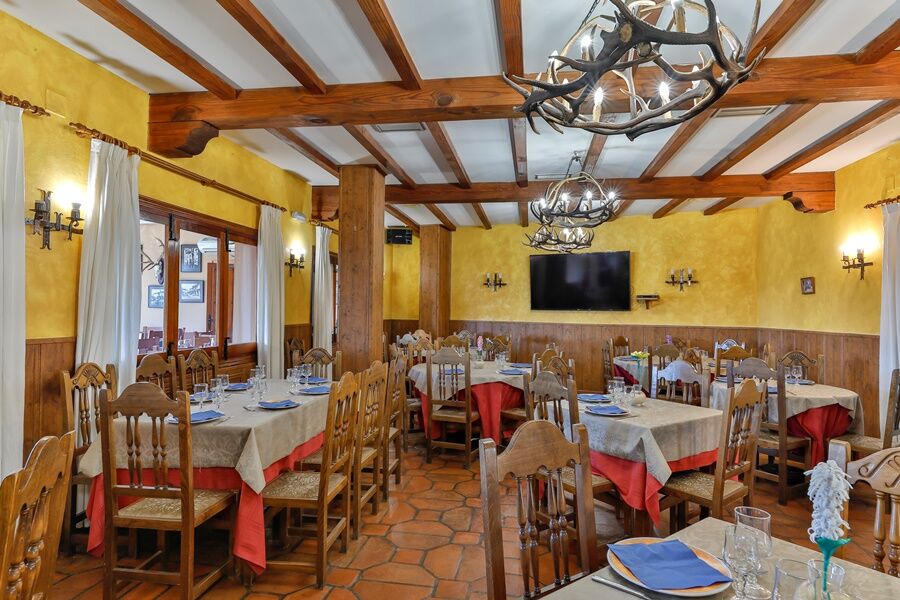 Hostal Alfonso XI Guadalupe  Bagian luar foto
