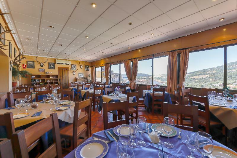 Hostal Alfonso XI Guadalupe  Bagian luar foto