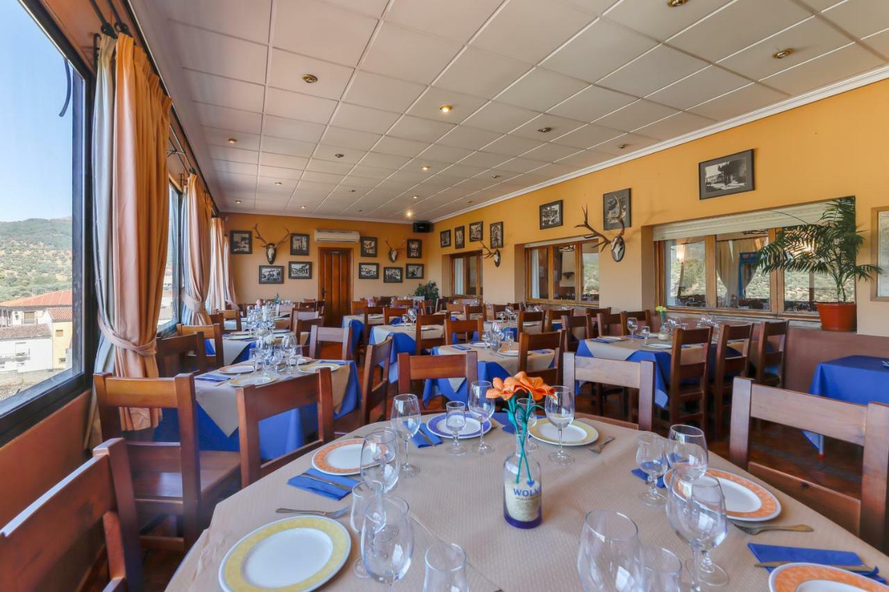 Hostal Alfonso XI Guadalupe  Bagian luar foto